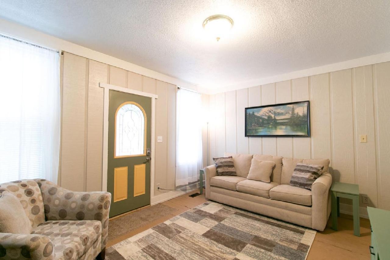 Downtown 2 Bedroom Cottage, Sleeps 6, Walking Distance To Honeywell, Downtown Restaurants, Shopping Wabash المظهر الخارجي الصورة